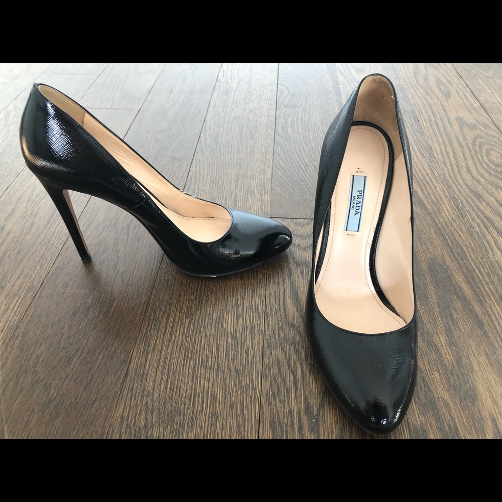 Prada black patent leather round toe pumps